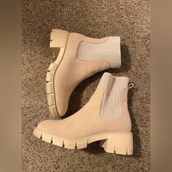 Cream platform ankle boots - Picture 3 of 6